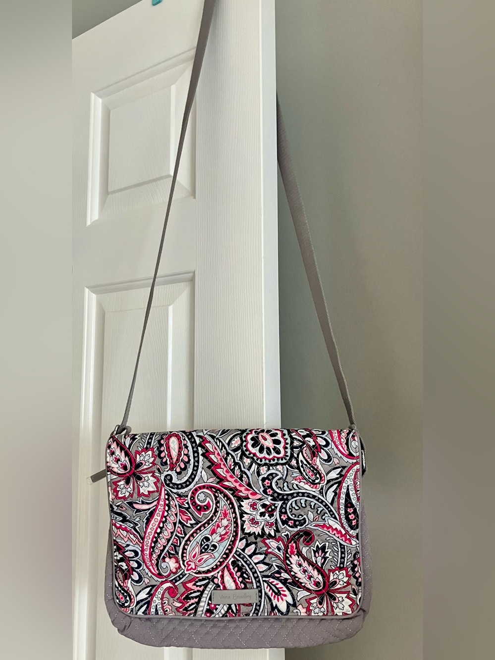 NWT, Vera Bradley  Iconic Turnabout Crossbody, 4 Compartments, Gramercy Paisley
